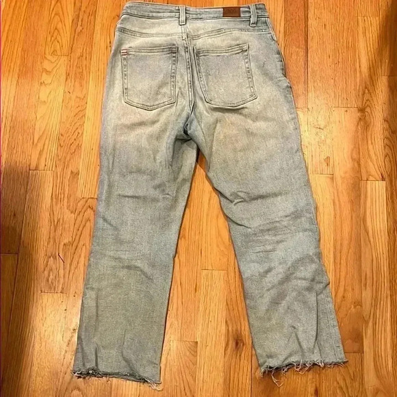 Distressed Light Blue Jeans - Picture 3 of 4